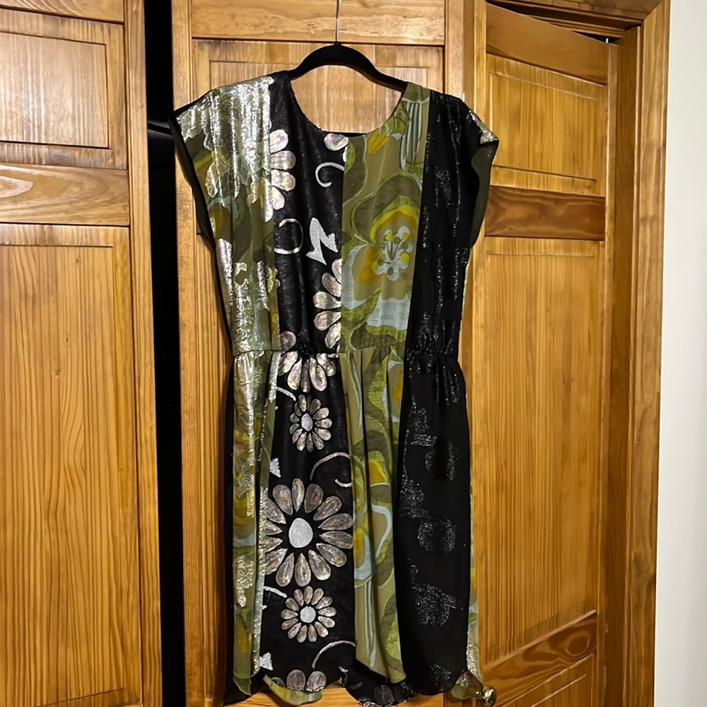 Anna Sui Size 10. This dress is rare and absolutely stunning!